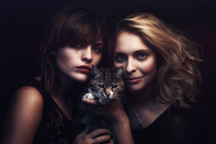 Portrait Beauty Fashion Nature Documentary Sarah Bugar Jessica Photography Nature Fotografie Portraitfotografie Thomas Brand Ebersberg Schwestern Katze cat sisters Bayern