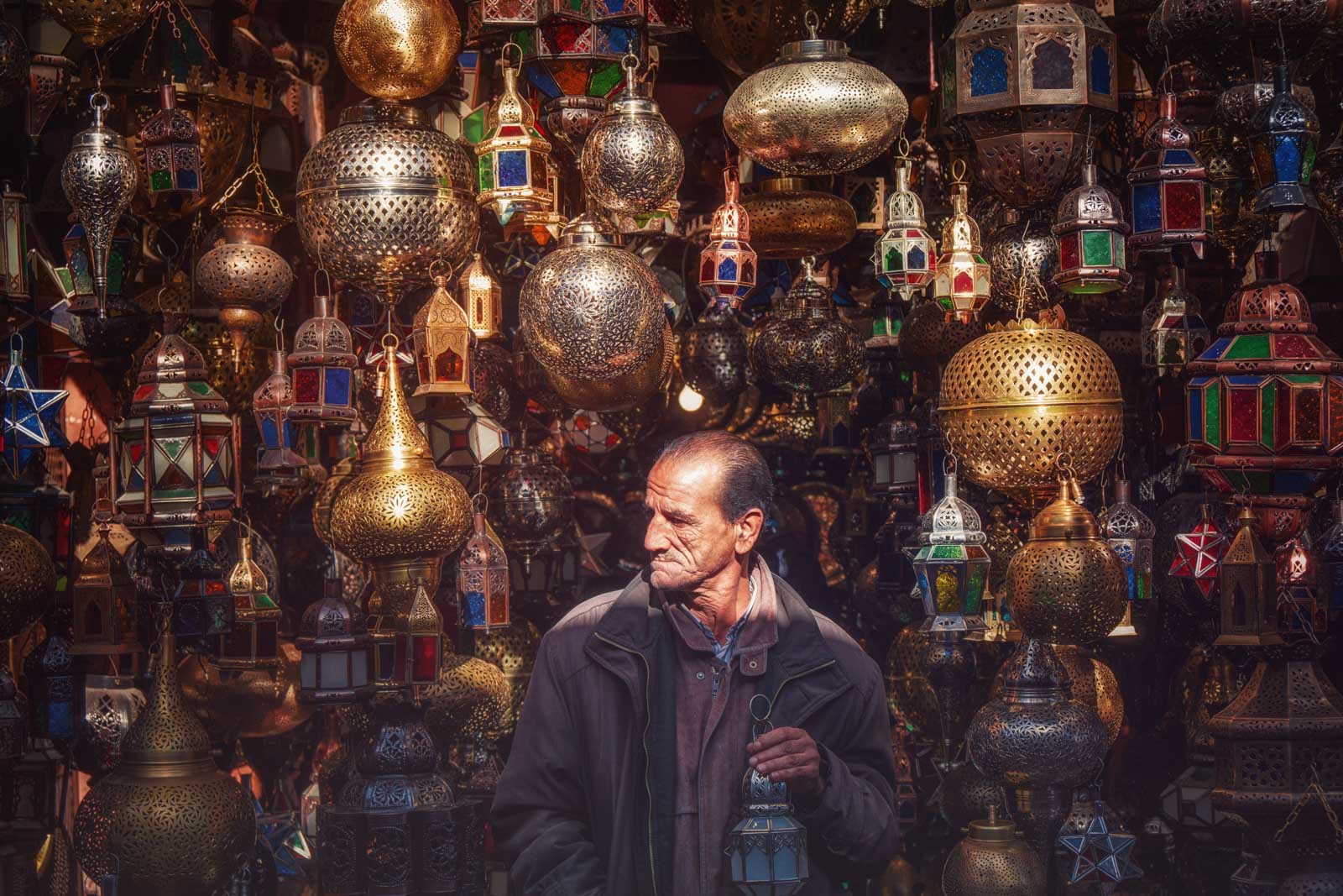 Marrakech, die „Rote Stadt“, ist ein sehr besonderer Ort. Einmal angekommen, ist man auf einer Zeitreise in eine andere Welt. Wir wohnten für fünf Tage in einem traditionellen Riad, ein umgebautes Mehrgenerationenhaus mit Innenhöfen, verwinkelten Gängen, Treppen und Dachterrassen. Thomas Brand Sarah Bugar - brand4art Ebersberg München - Fotografie Cinemagraph Fotograf Fotodesign