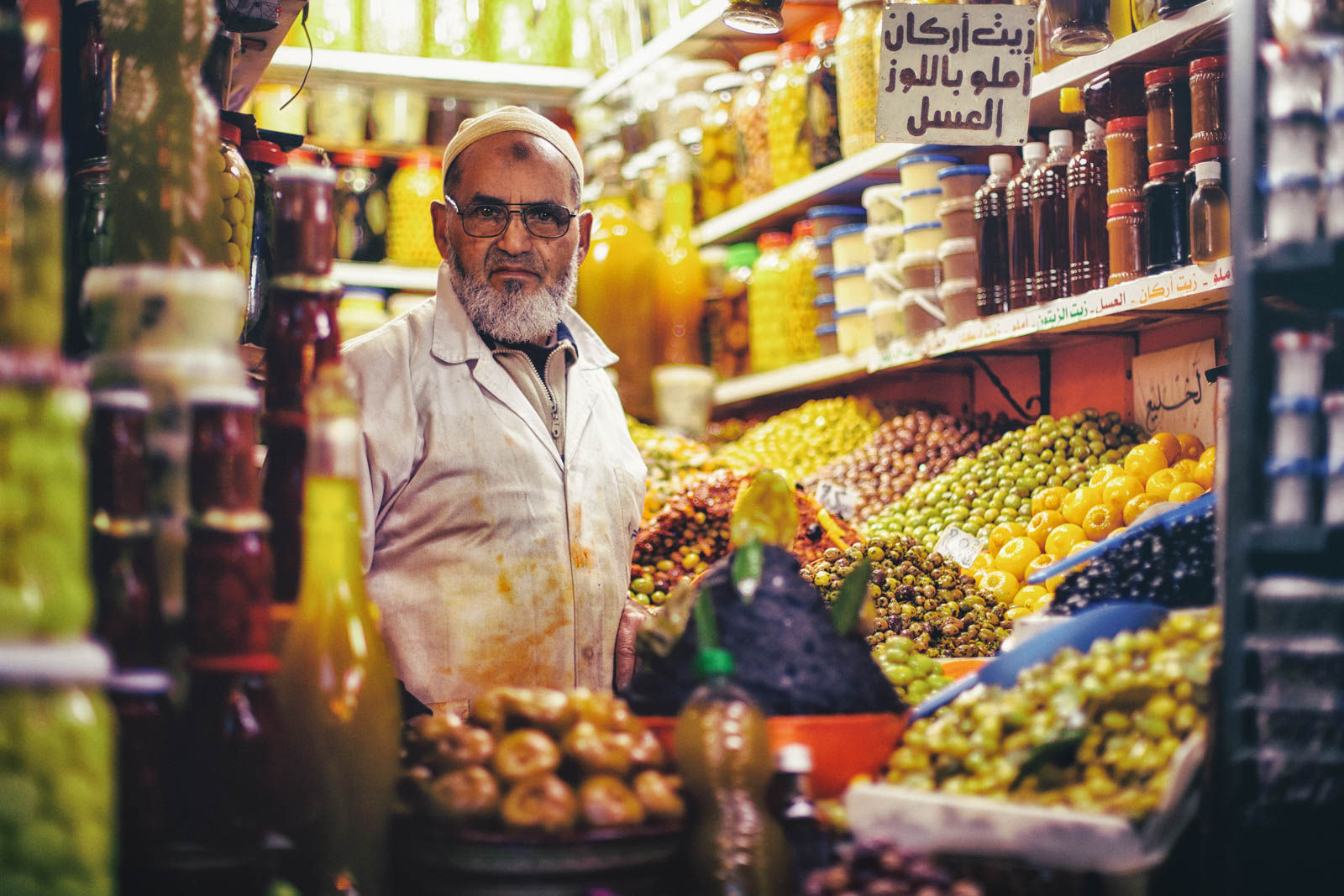 Marrakech, die „Rote Stadt“, ist ein sehr besonderer Ort. Einmal angekommen, ist man auf einer Zeitreise in eine andere Welt. Wir wohnten für fünf Tage in einem traditionellen Riad, ein umgebautes Mehrgenerationenhaus mit Innenhöfen, verwinkelten Gängen, Treppen und Dachterrassen. Thomas Brand Sarah Bugar - brand4art Ebersberg München - Fotografie Cinemagraph Fotograf Fotodesign